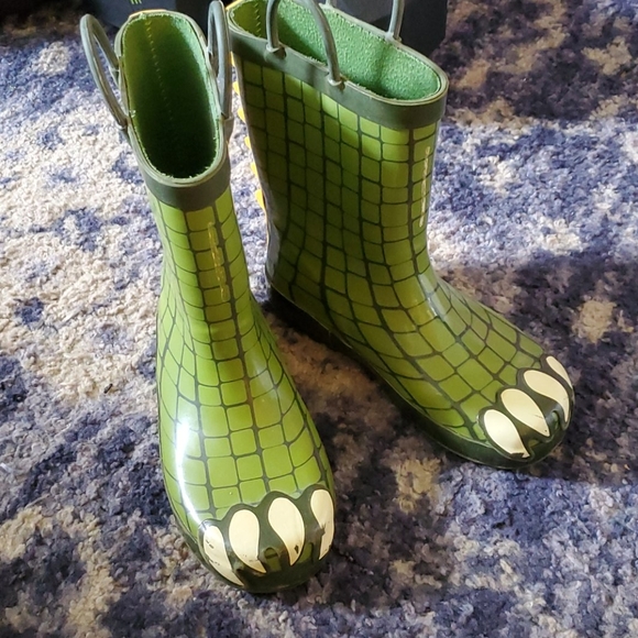 Cat & Jack Other - Kids dino rain boots 🦖